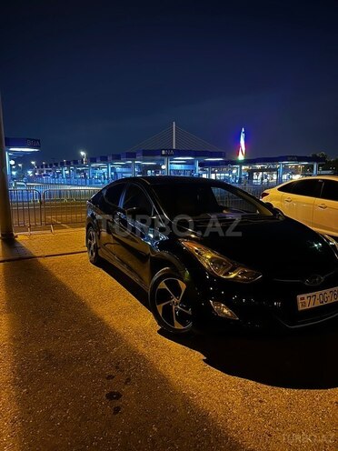 Hyundai Elantra-10