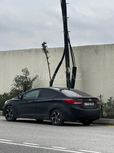 Hyundai Elantra-6