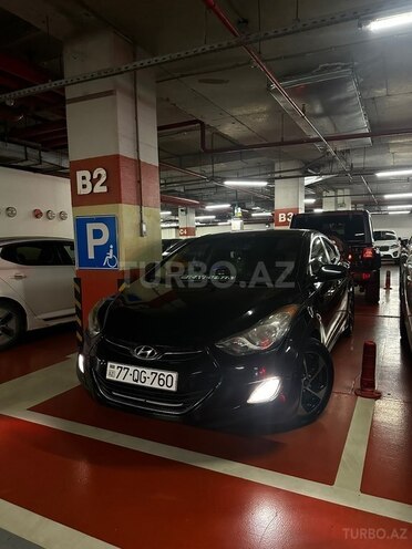 Hyundai Elantra-1