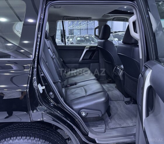 Toyota Land Cruiser Prado-13