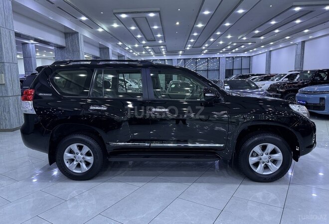 Toyota Land Cruiser Prado-4
