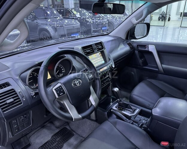 Toyota Land Cruiser Prado-9