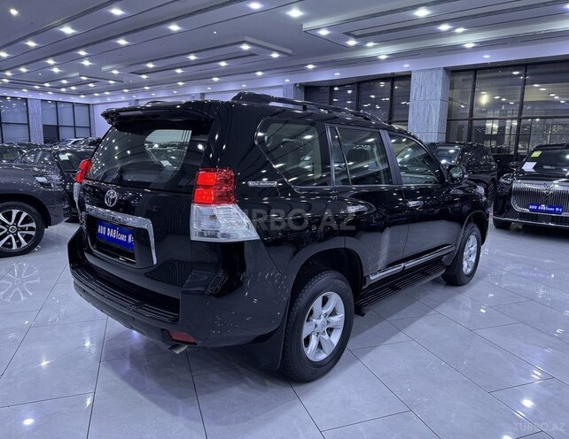 Toyota Land Cruiser Prado-5