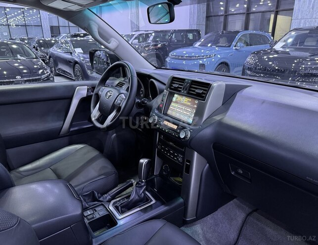 Toyota Land Cruiser Prado-10