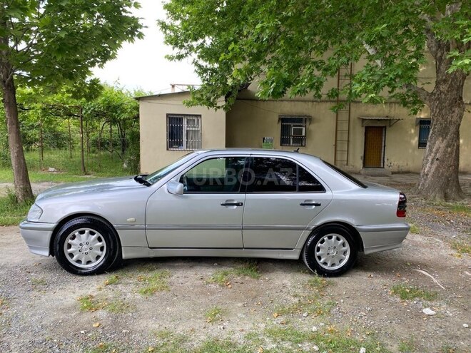 Mercedes C 220-2