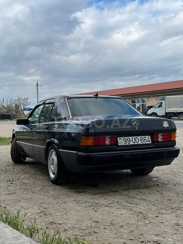 Mercedes 190-2