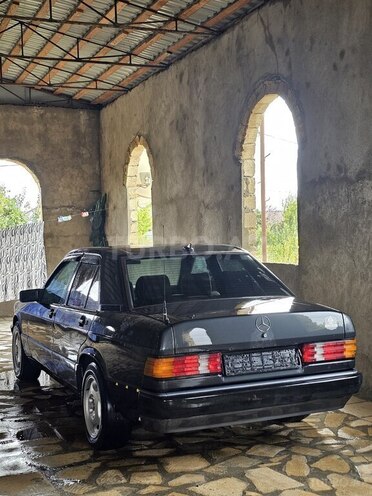 Mercedes 190-4