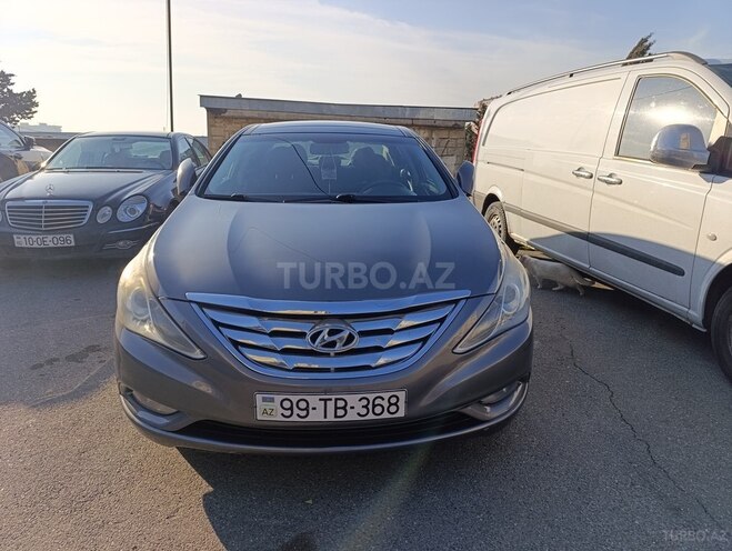 Hyundai Sonata-1