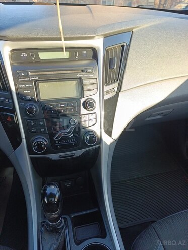 Hyundai Sonata-3