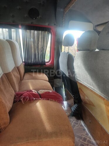 Ford Transit-4