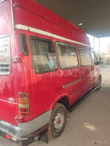 Ford Transit-7