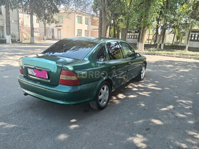 Opel Vectra-4