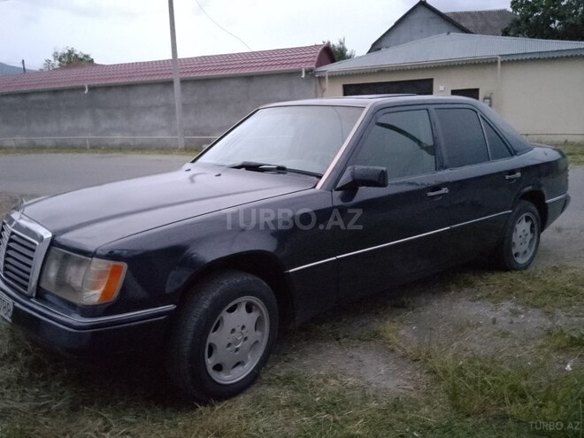 Mercedes 200 D-3