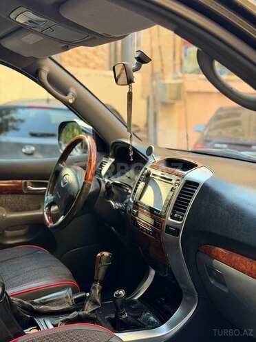 Toyota Land Cruiser Prado-7