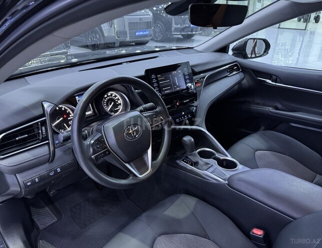 Toyota Camry-9