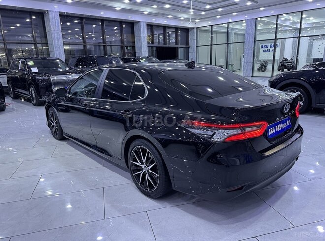 Toyota Camry-6