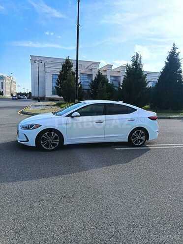 Hyundai Elantra-3