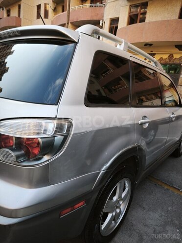 Mitsubishi Outlander-5