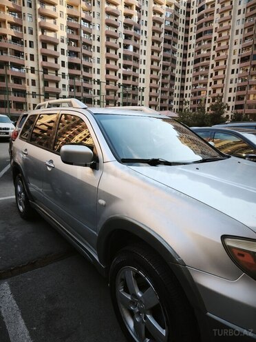 Mitsubishi Outlander-3