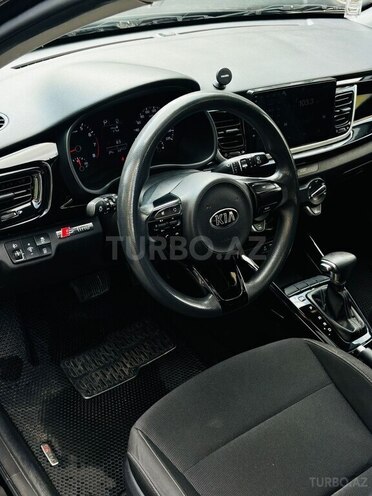 Kia Rio-10