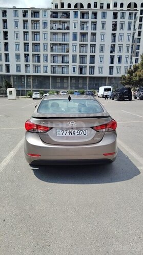 Hyundai Elantra-5