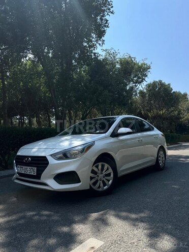 Hyundai Accent-2