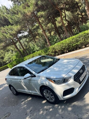 Hyundai Accent-3