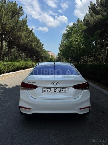 Hyundai Accent-5