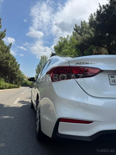Hyundai Accent-8