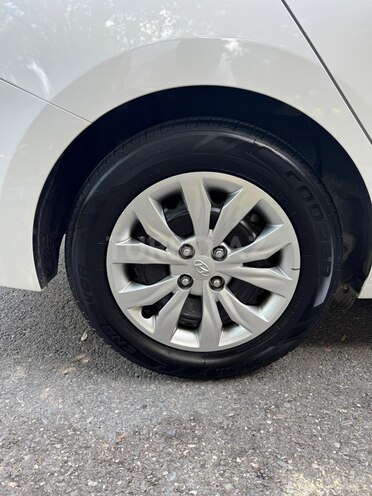 Hyundai Accent-16