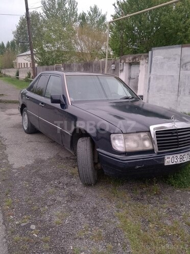 Mercedes 200 D-15