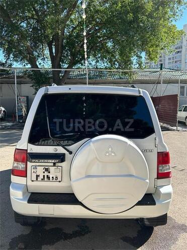 Mitsubishi Pajero io-4