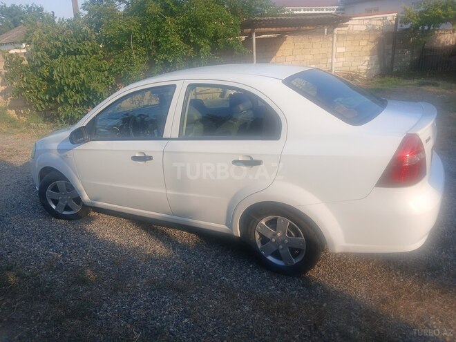 Chevrolet Aveo-7