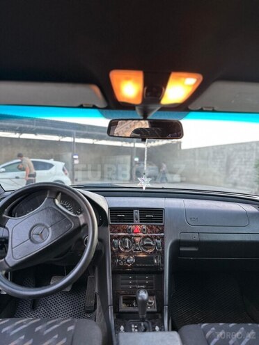 Mercedes C 180-7