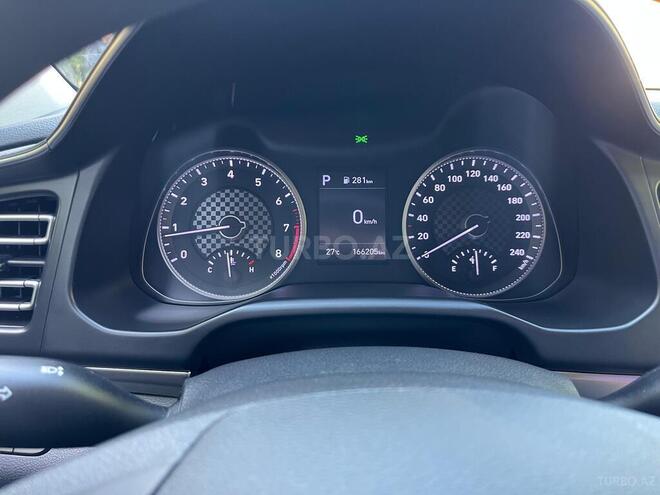 Hyundai Elantra-13