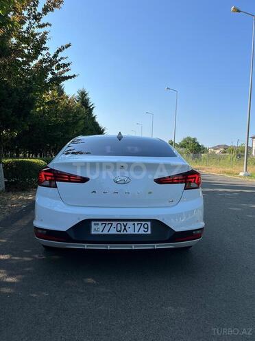 Hyundai Elantra-3