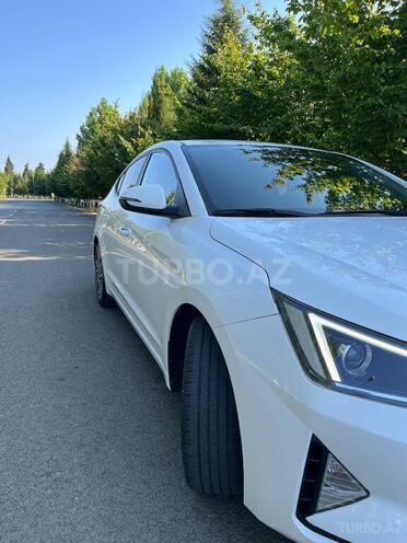 Hyundai Elantra-7