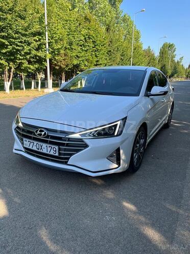 Hyundai Elantra-2