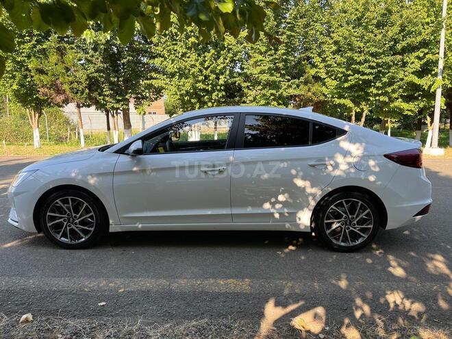Hyundai Elantra-5