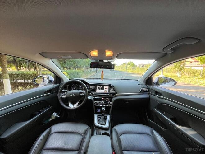 Hyundai Elantra-9