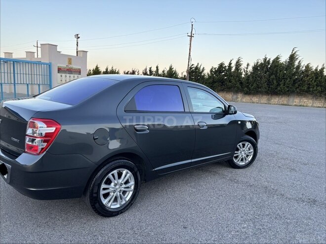 Chevrolet Cobalt-13