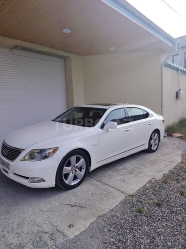 Lexus LS 460-2