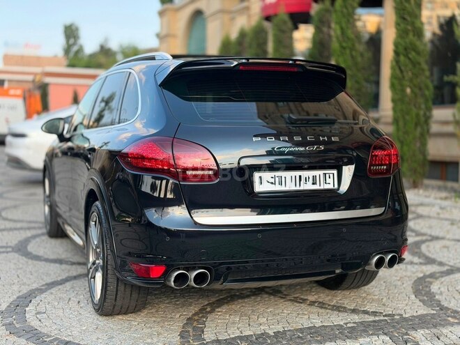 Porsche Cayenne GTS-6