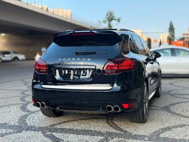 Porsche Cayenne GTS-5
