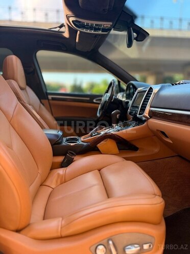 Porsche Cayenne GTS-11