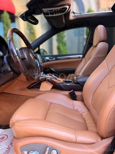 Porsche Cayenne GTS-13