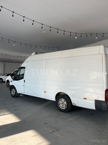 Ford Transit-4