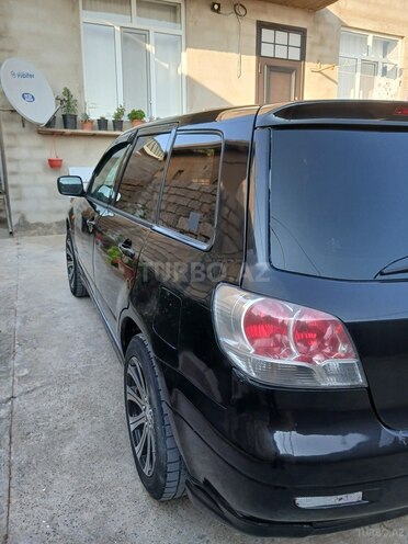 Mitsubishi Airtrek-10
