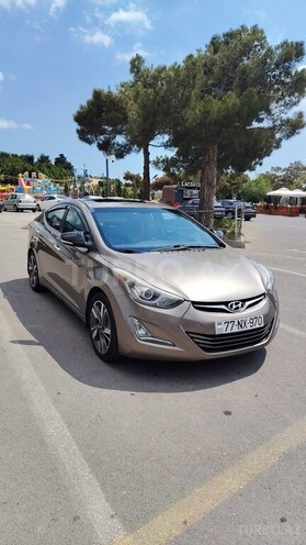 Hyundai Elantra-1