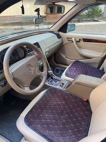 Mercedes C 230-6